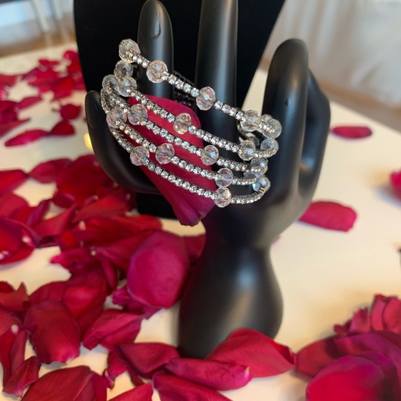 Multiple items. Earrings and bracelets. - Picture 11 of 11